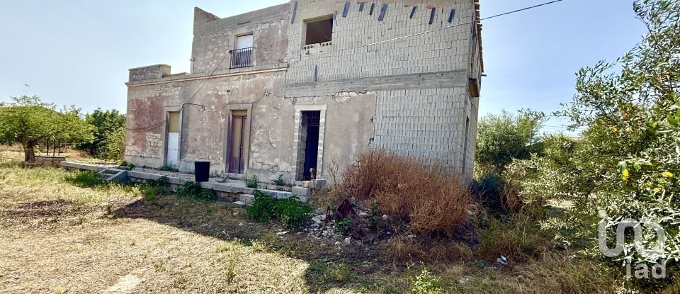 Land of 12,910 m² in Noto (96017)