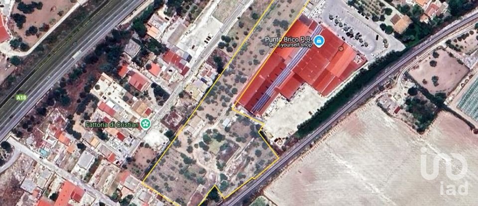 Land of 12,910 m² in Noto (96017)