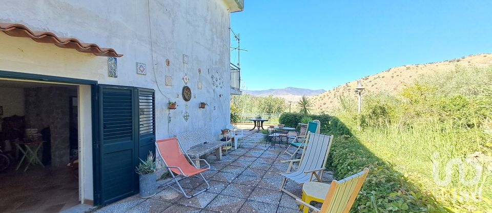 House 6 rooms of 117 m² in Scillato (90020)