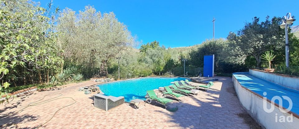 House 6 rooms of 117 m² in Scillato (90020)