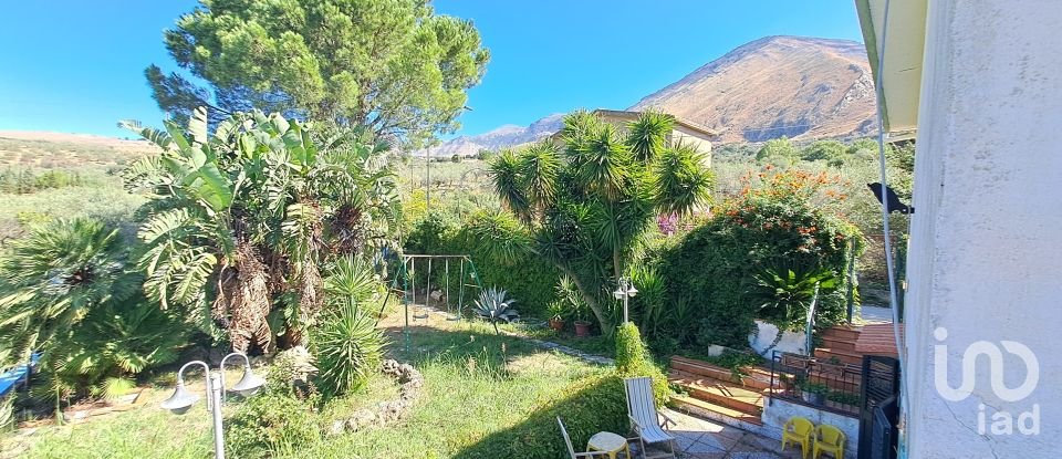 House 6 rooms of 117 m² in Scillato (90020)