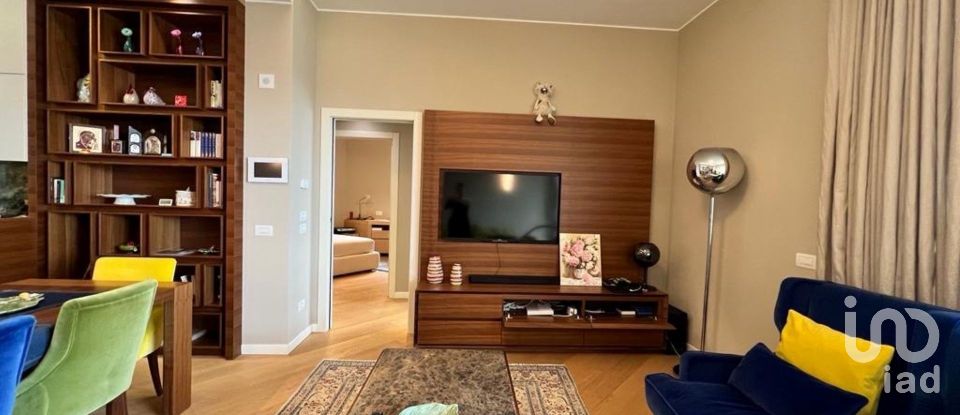 Four-room apartment of 145 m² in Campione d'Italia (22060)