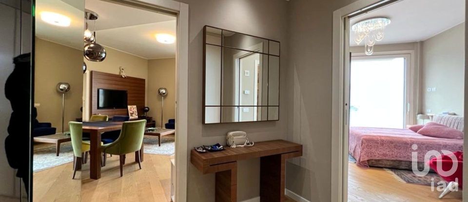 Four-room apartment of 145 m² in Campione d'Italia (22060)