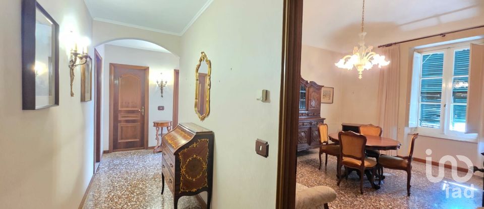 Appartamento 6 locali di 190 m² a Savona (17100)