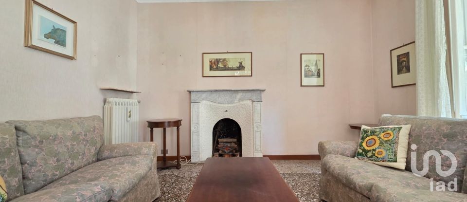 Appartamento 6 locali di 190 m² a Savona (17100)