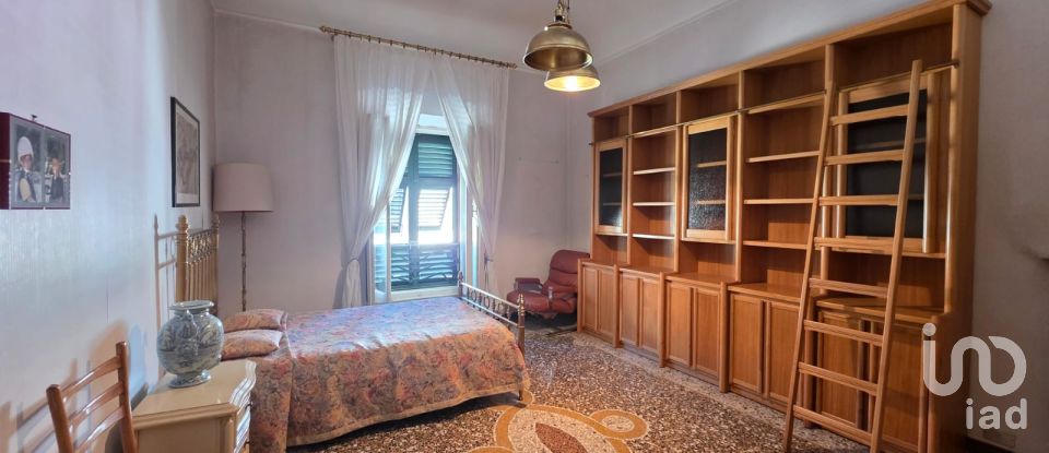 Appartamento 6 locali di 190 m² a Savona (17100)