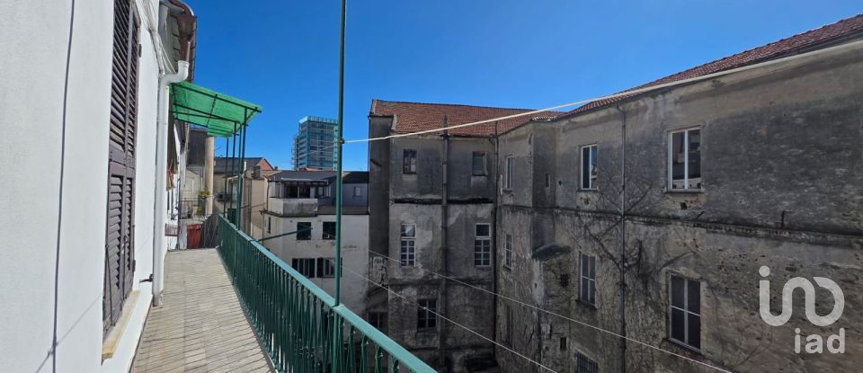 Appartamento 6 locali di 190 m² a Savona (17100)