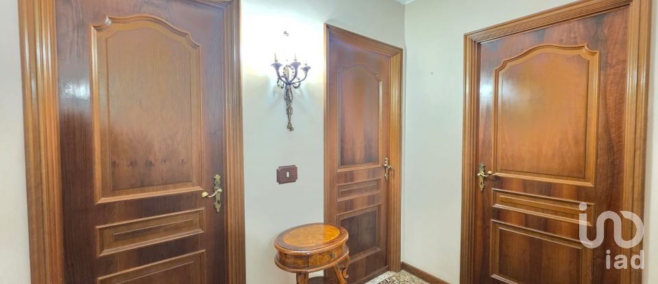 Appartamento 6 locali di 190 m² a Savona (17100)