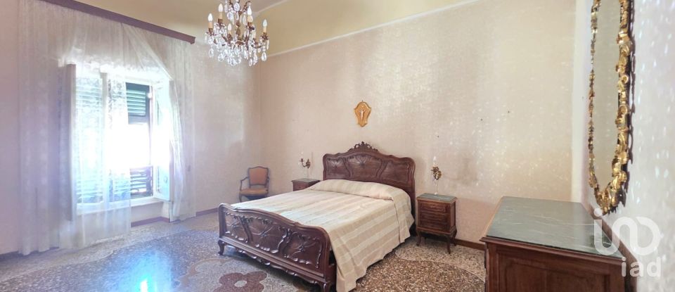 Appartamento 6 locali di 190 m² a Savona (17100)