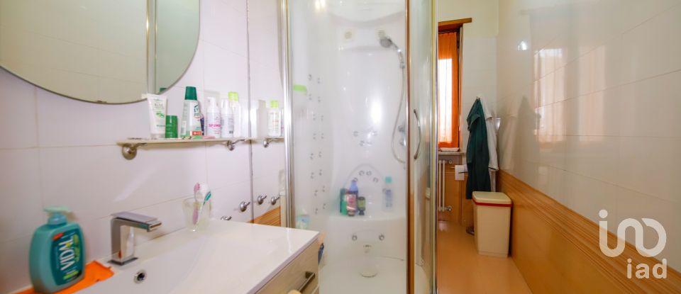 House 5 rooms of 200 m² in Leinì (10040)