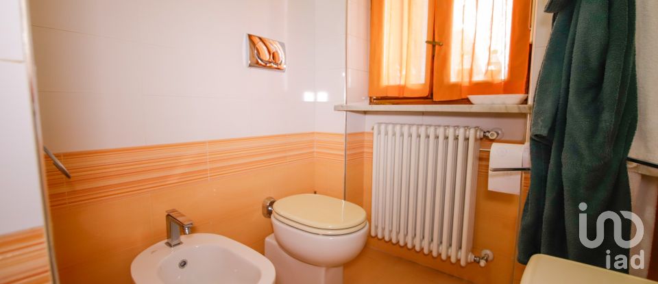 House 5 rooms of 200 m² in Leinì (10040)