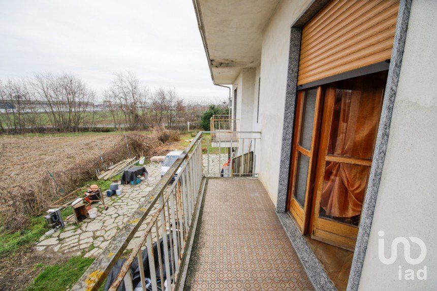 House 5 rooms of 200 m² in Leinì (10040)