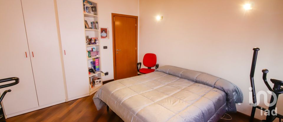 House 5 rooms of 200 m² in Leinì (10040)