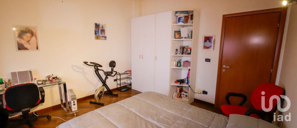 House 5 rooms of 200 m² in Leinì (10040)