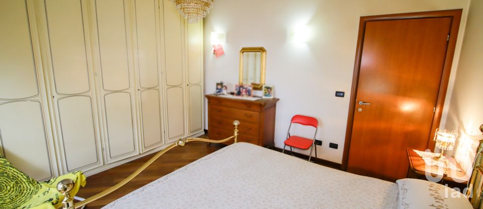 House 5 rooms of 200 m² in Leinì (10040)