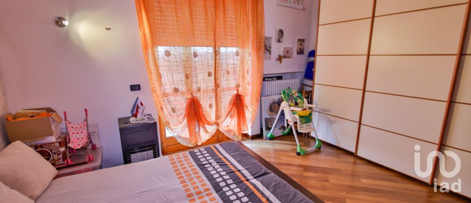 House 5 rooms of 200 m² in Leinì (10040)