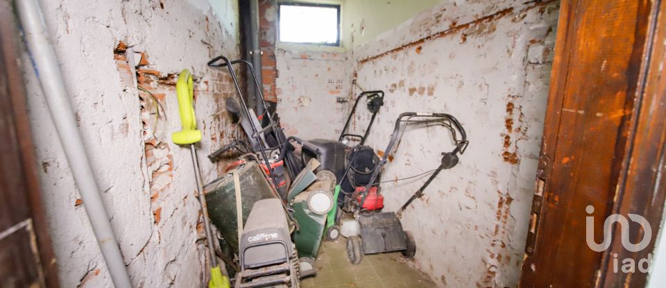 House 5 rooms of 200 m² in Leinì (10040)