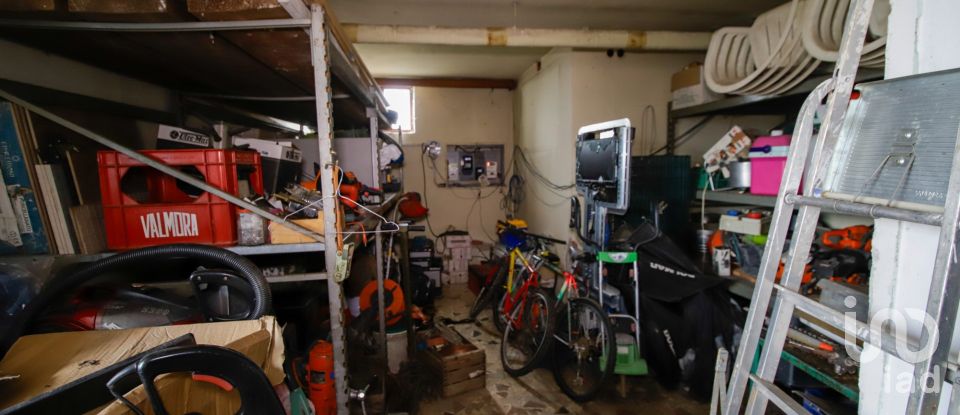 House 5 rooms of 200 m² in Leinì (10040)