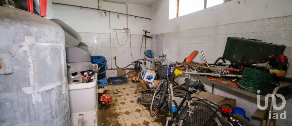 House 5 rooms of 200 m² in Leinì (10040)