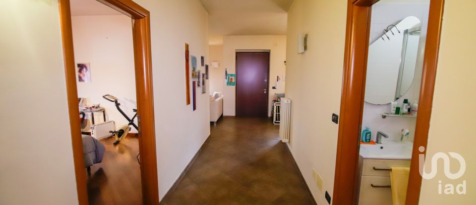 House 5 rooms of 200 m² in Leinì (10040)