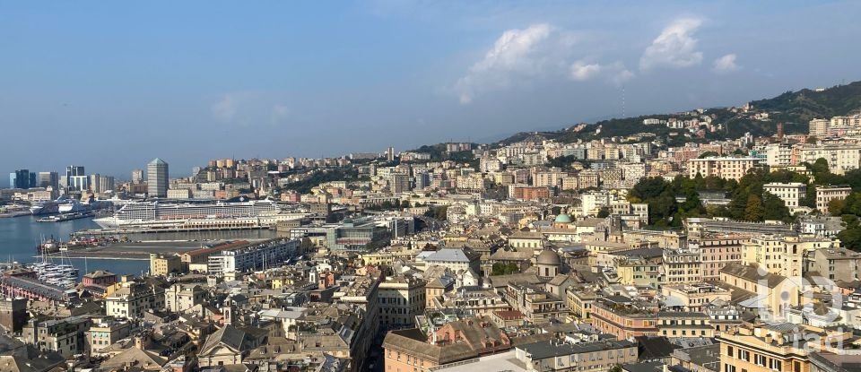 Appartamento 6 locali di 200 m² a Genova (16122)