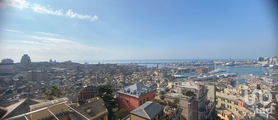 Appartamento 6 locali di 200 m² a Genova (16122)