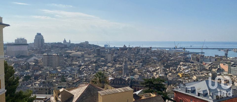 Appartamento 6 locali di 200 m² a Genova (16122)