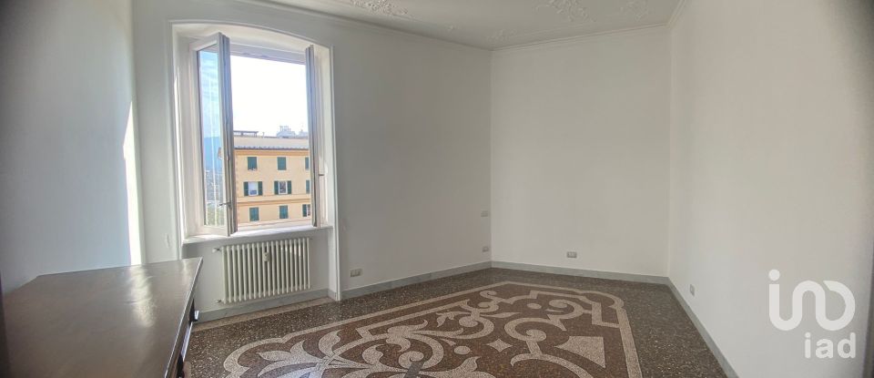 Appartamento 6 locali di 200 m² a Genova (16122)