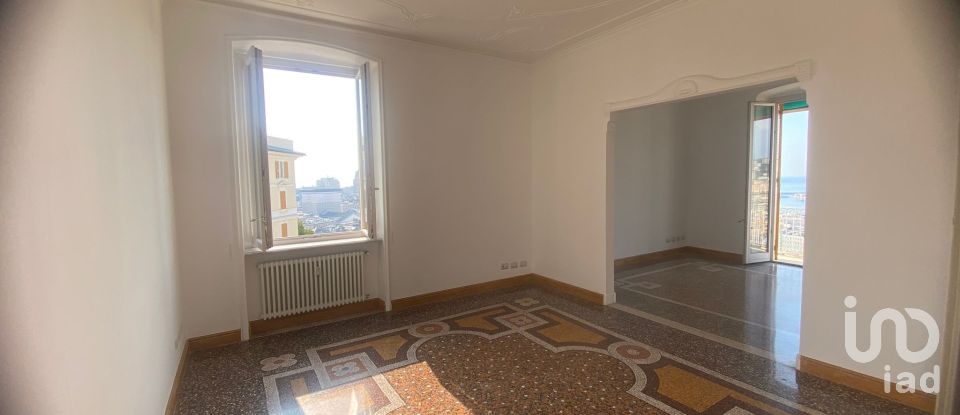 Appartamento 6 locali di 200 m² a Genova (16122)