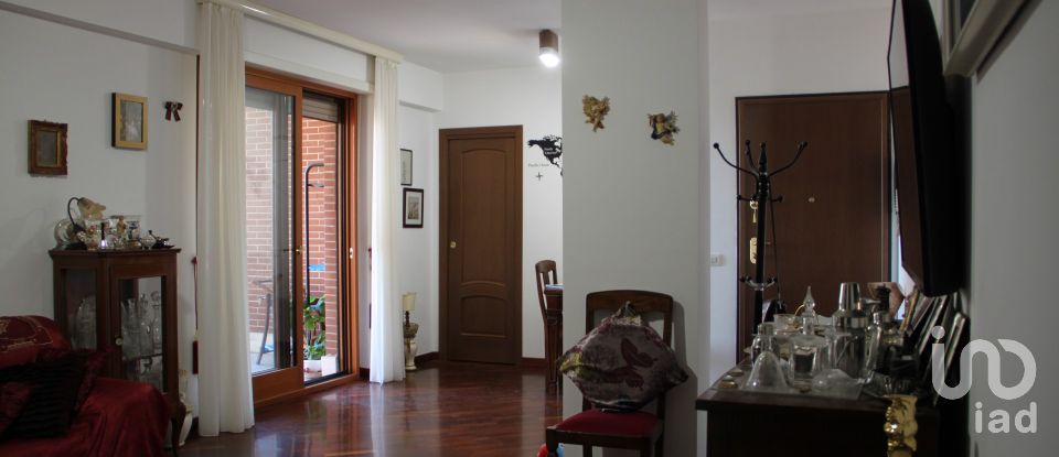 Trilocale di 92 m² a Roma (00125)