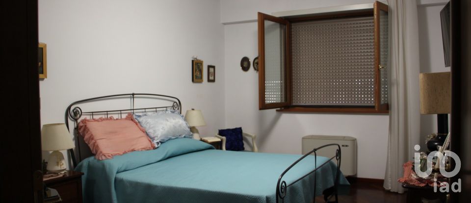 Trilocale di 92 m² a Roma (00125)