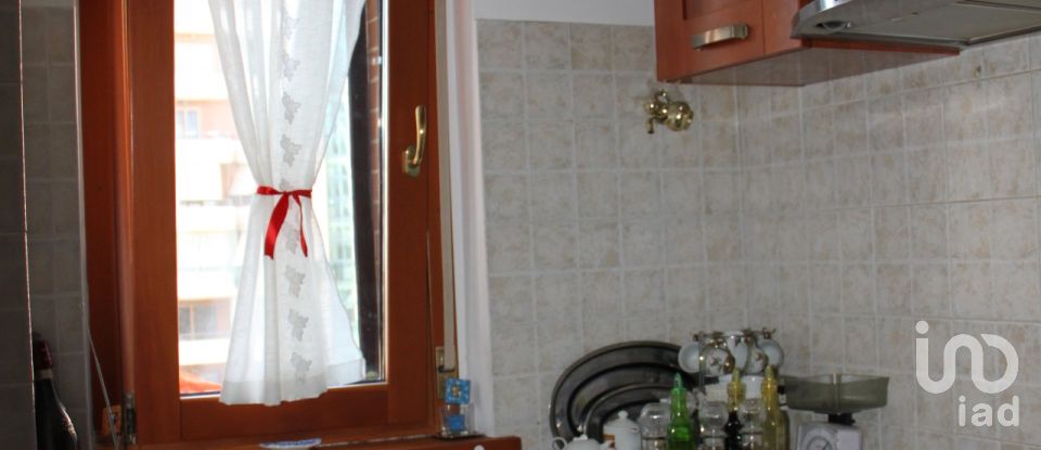 Trilocale di 92 m² a Roma (00125)