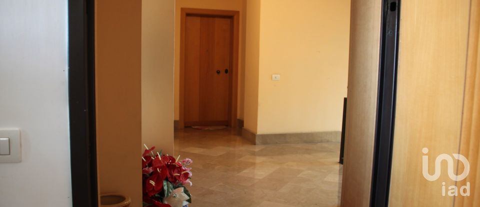 Trilocale di 92 m² a Roma (00125)