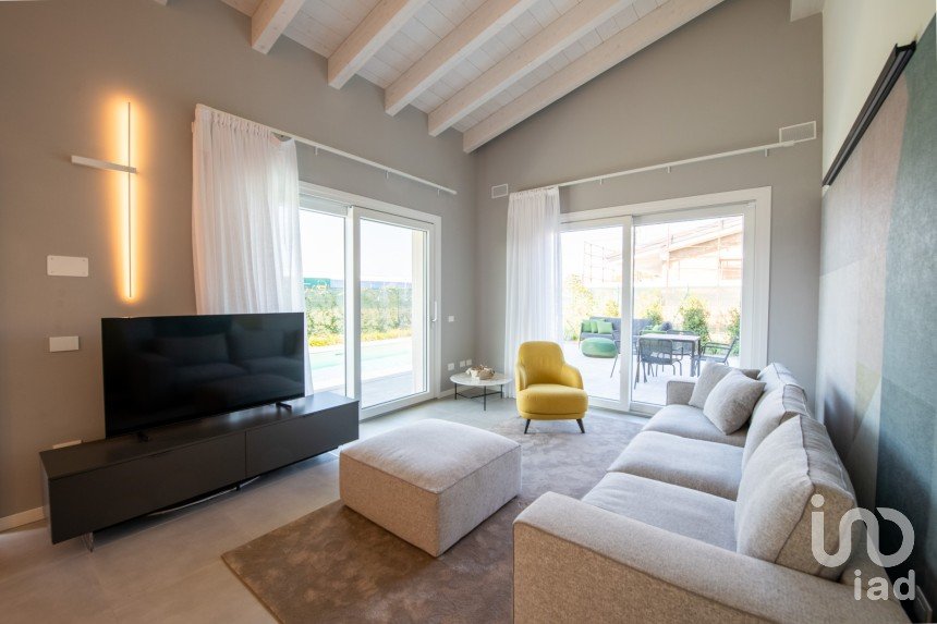 Casale 4 locali di 120 m² in Manerba del Garda (25080)