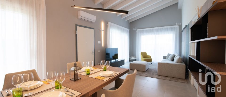 Casale 4 locali di 120 m² in Manerba del Garda (25080)