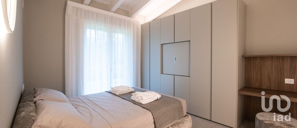Casale 4 locali di 120 m² in Manerba del Garda (25080)
