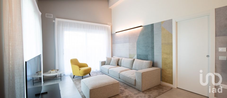 Casale 4 locali di 120 m² in Manerba del Garda (25080)