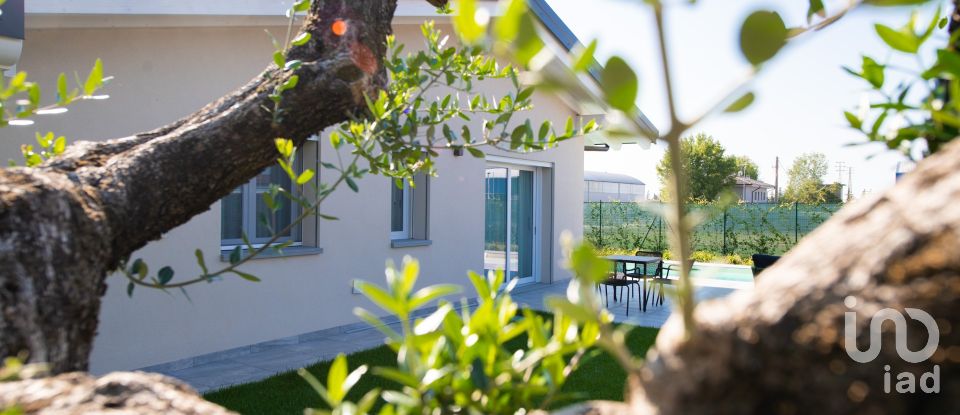 Casale 4 locali di 120 m² in Manerba del Garda (25080)