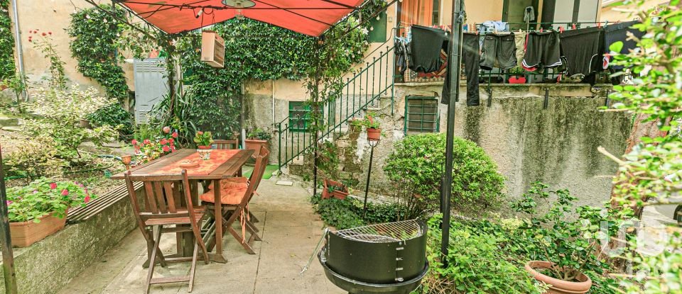 Casa indipendente / Villa 16 locali di 230 m² in Genova (16166)