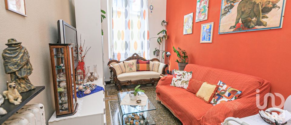 Casa indipendente / Villa 16 locali di 230 m² in Genova (16166)