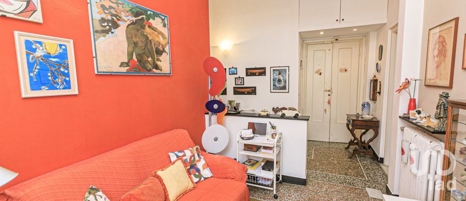 Casa indipendente / Villa 16 locali di 230 m² in Genova (16166)