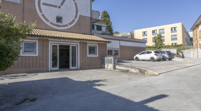 Negozio / locale commerciale di 175 m² in Recanati (62019)