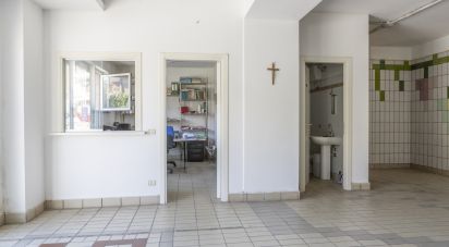 Negozio / locale commerciale di 175 m² in Recanati (62019)