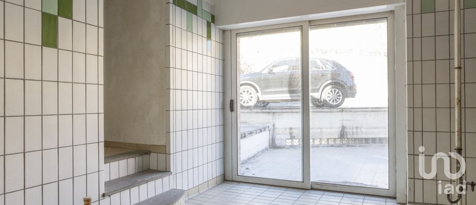 Negozio / locale commerciale di 143 m² in Recanati (62019)