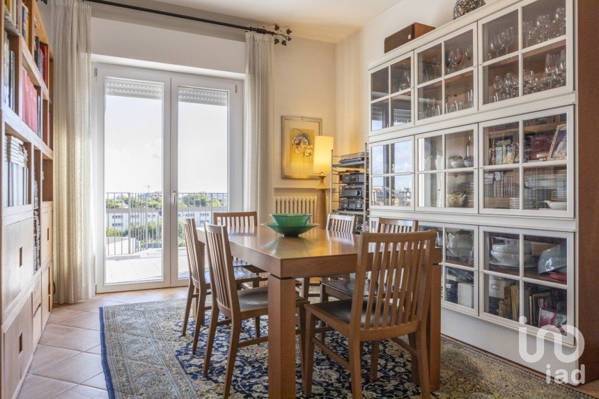 Loft 8 locali di 168 m² a Civitanova Marche (62012)