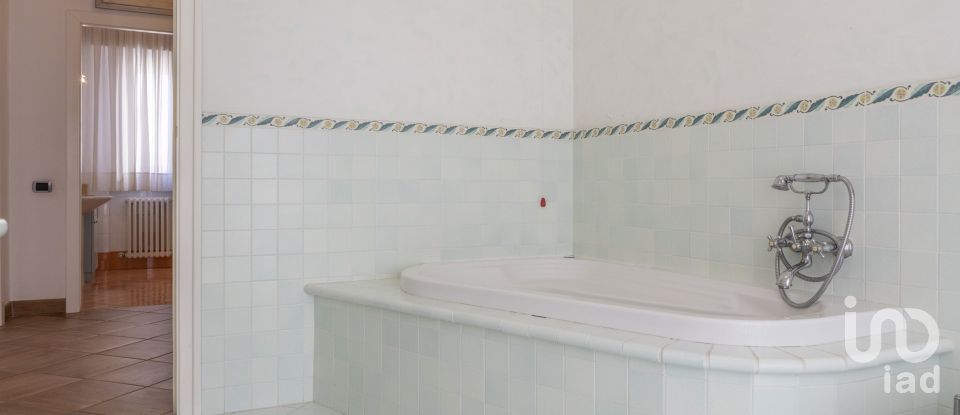 Loft 8 locali di 168 m² a Civitanova Marche (62012)