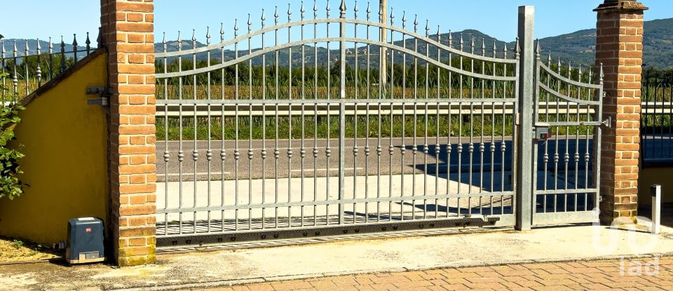 Three-room apartment of 120 m² in Bastia Umbra (06083)