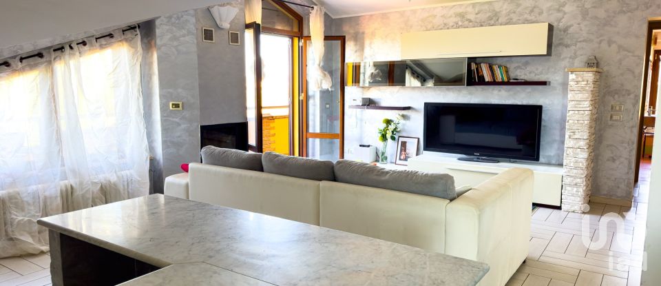 Three-room apartment of 120 m² in Bastia Umbra (06083)