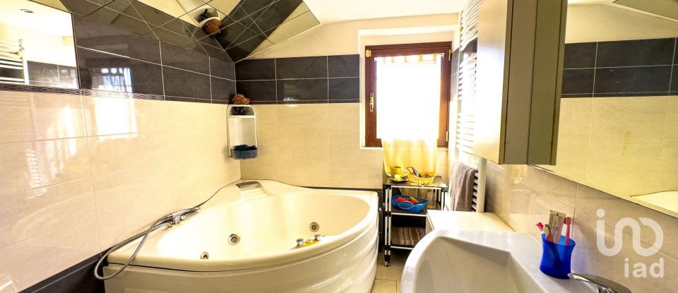 Three-room apartment of 120 m² in Bastia Umbra (06083)