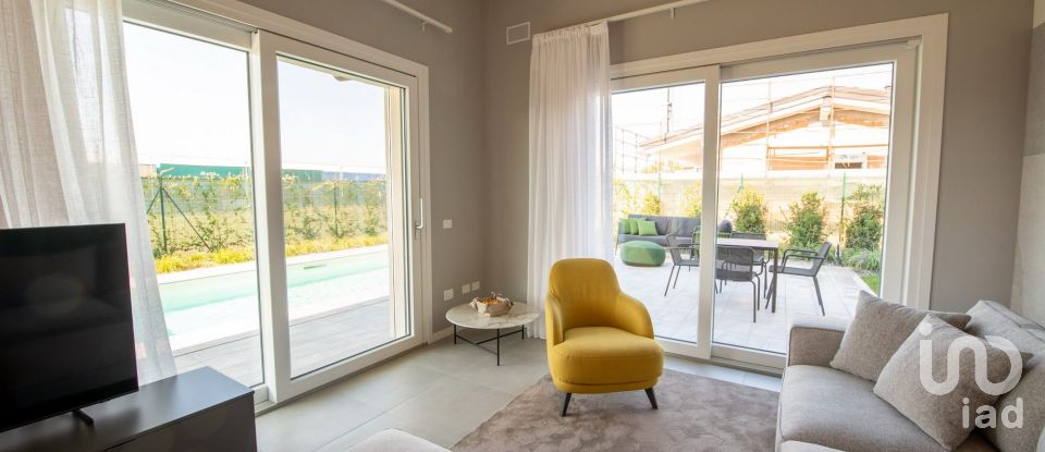 Casale 4 locali di 120 m² in Castiglione delle Stiviere (46043)